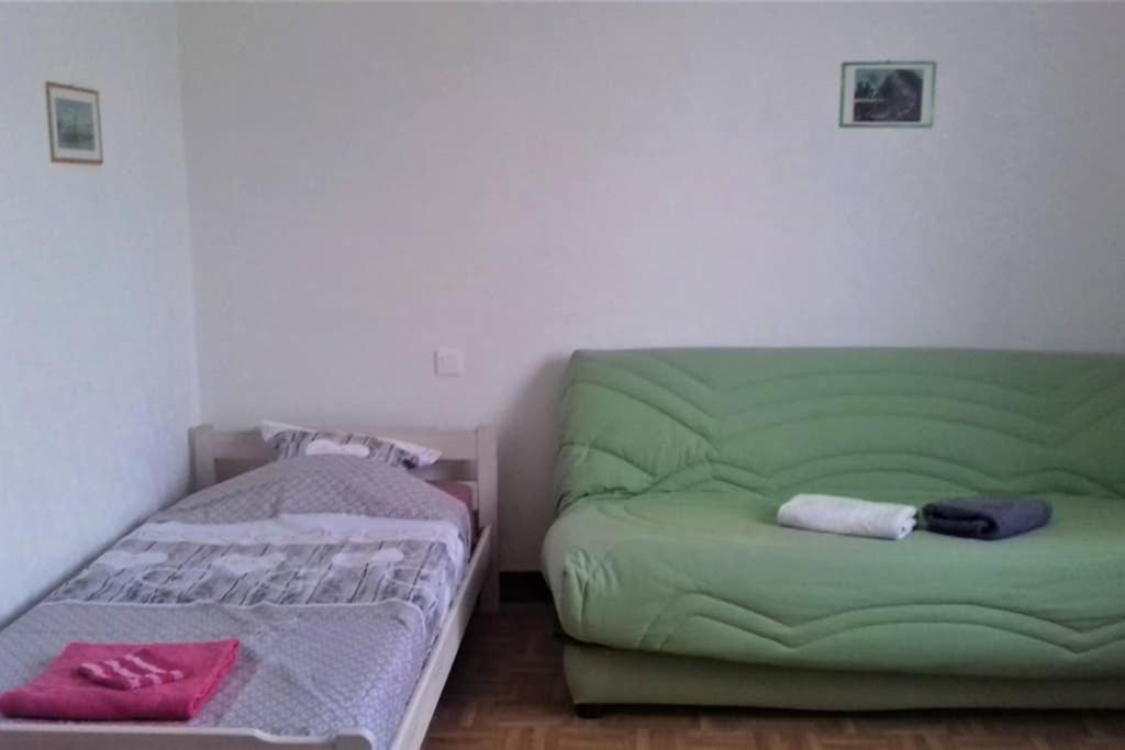 Spacieux Appartement Proche Centre Et Piscine Condom Εξωτερικό φωτογραφία
